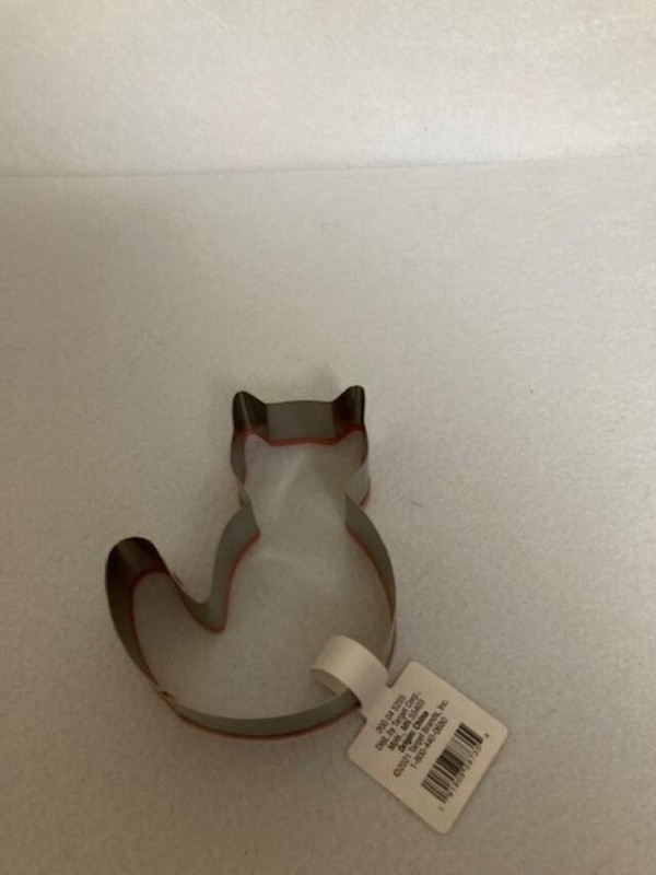 Threshold – Metal Cookie Cutter – Cat Shape – Large Size – New with Tag