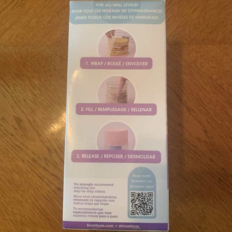 American Crafts, Frost Form Starter Kit, 6" Round Cake, 7 Pieces + cake face kit gallery