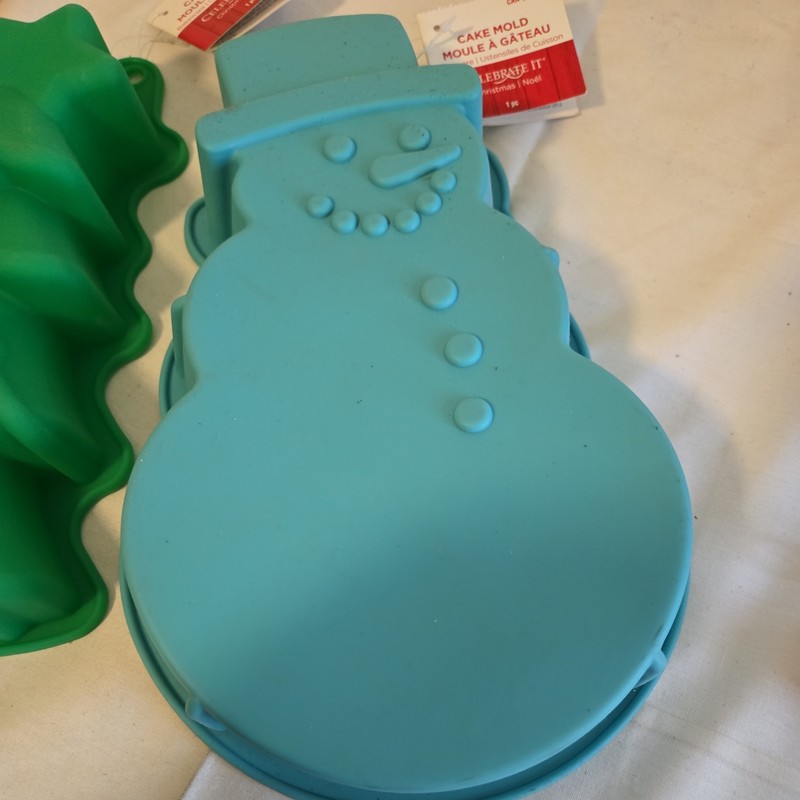 Lot of 3 Christmas 11" long, 2" thick snowman gingerbread man. tree molds gallery