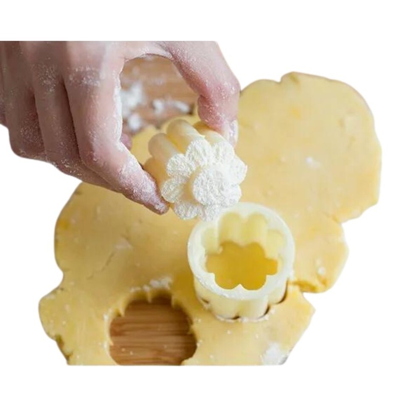 5 PCS BN FLOWER SHAPED PINEAPPLE JAM TART CUTTER / MOLD / MOULD / COOKIE CUTTER gallery