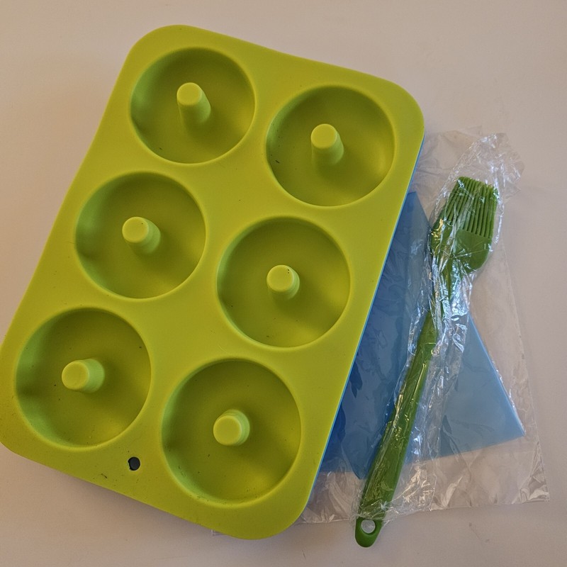 2 Pack Silicone Donut Mold With Silicone Brush Kitchen Accessories