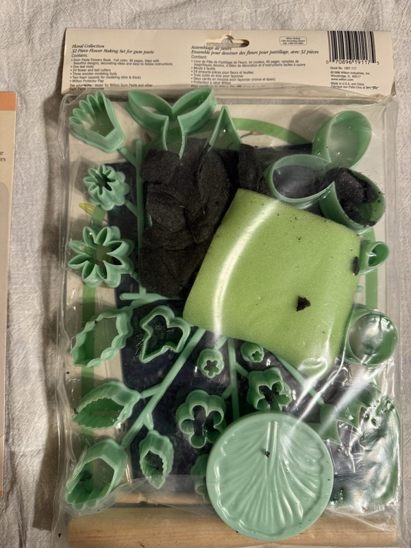 NEW Wilton Baking Decorating Lot - 4 Items Gum Paste Flowers Fondant Cut Outs gallery