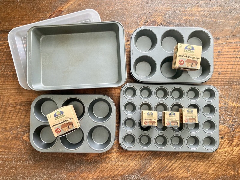 Baker’s Secret Jumbo & Mini Muffin Cake Pan Nonstick Lot Unbleached Liner Bundle