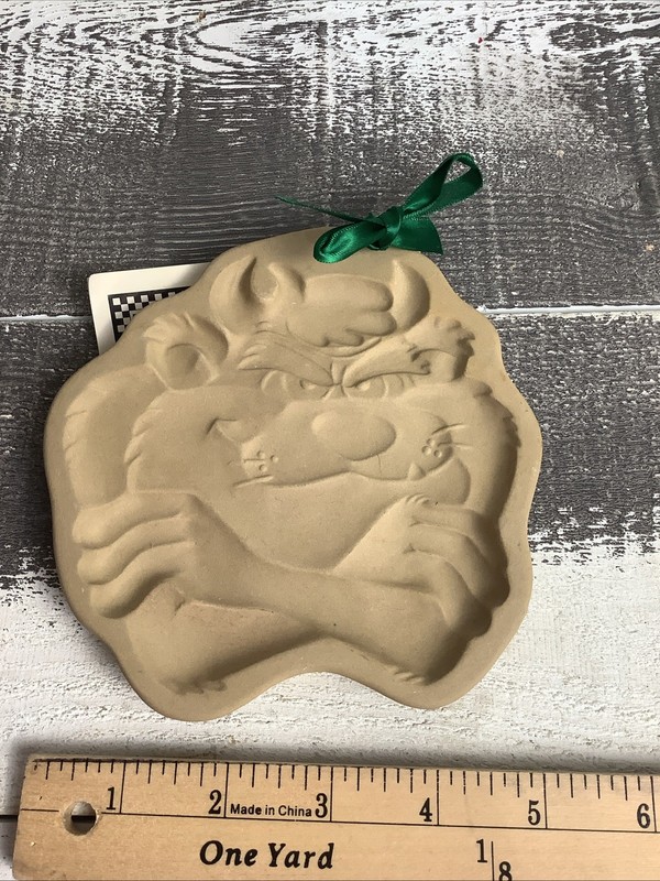 Vintage Warner Brothers Bugs And Taz Cookie Molds gallery