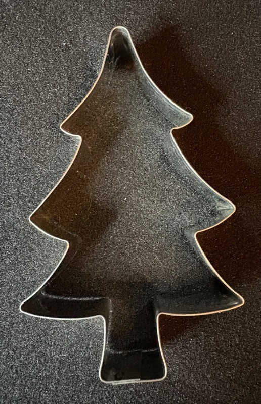 LOT OF 6 LARGE ALUMINUM CHRISTMAS COOKIE CUTTERS HEAVY, STRONG 1 INCH THICK gallery