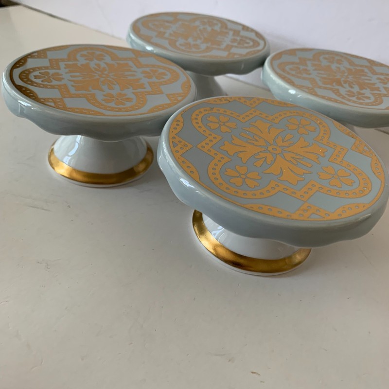 GRACE TEAWARE PORCELAIN CUPCAKE STANDS – SET OF 4 – GRAY WITH GOLD DESIGN z gallery