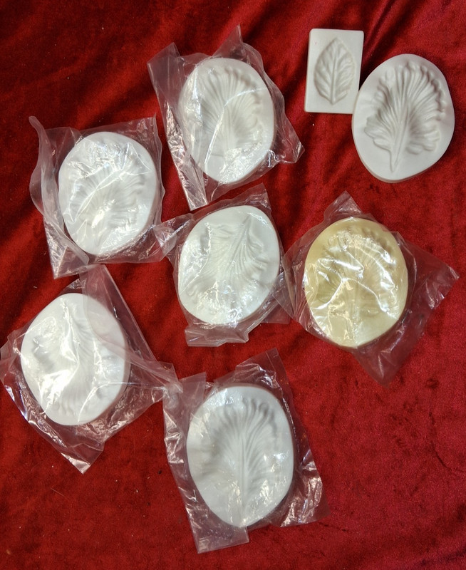 Wilton Flexible Fondant Molds Lot of 24 Leaf Flower Cake Decorating Bulk NIP