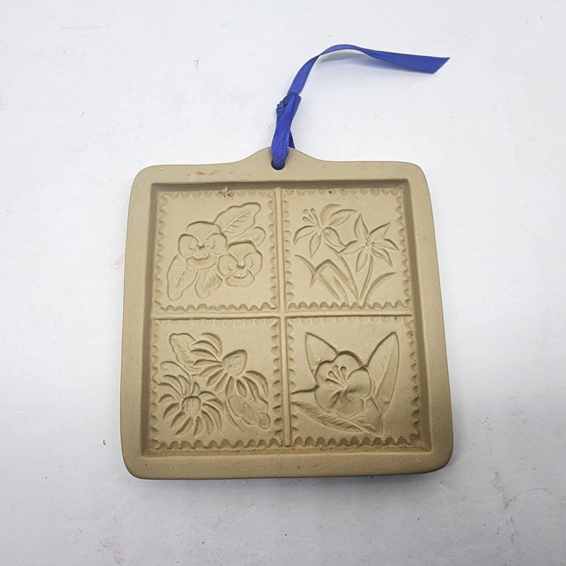 Brown Bag Cookie Art Flower Cut-Apart Cookie Mold 1995 Hill Design Beige Ceramic gallery