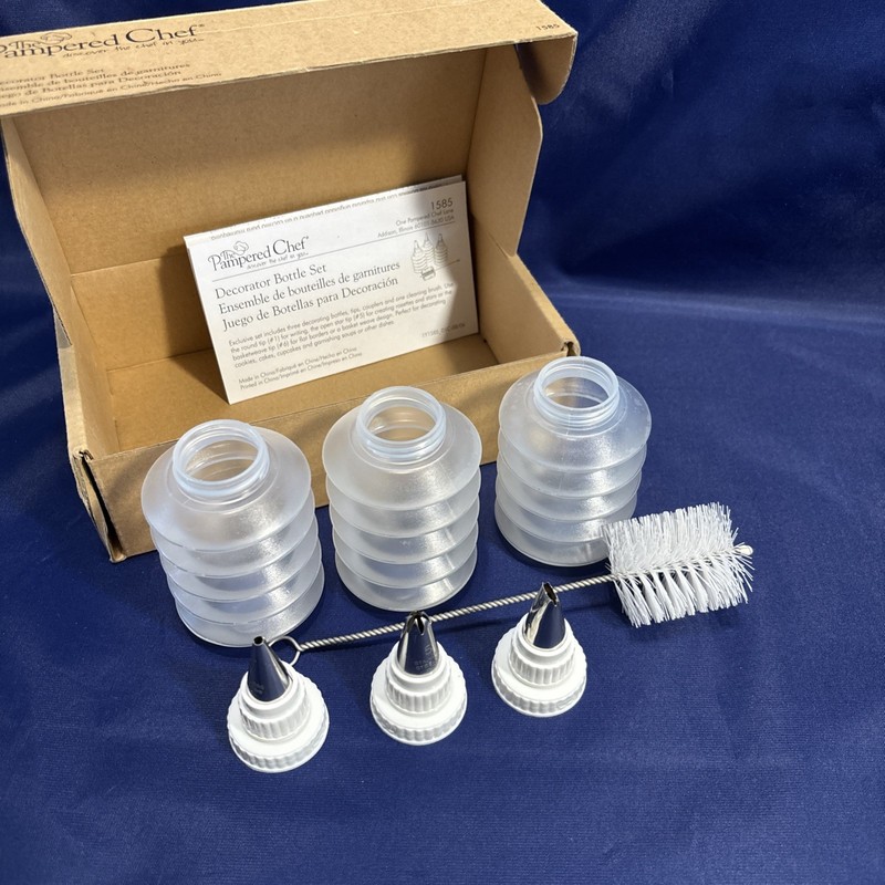 The Pampered Chef Decorator Bottle Set 1585 Decorator Tips & Cleaning Brush