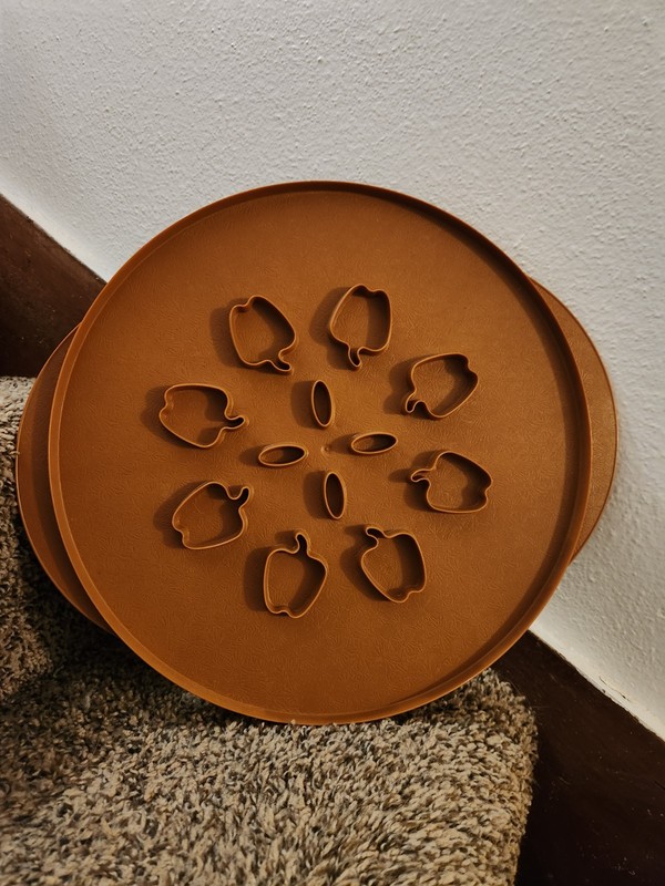 NORDIC WARE LEAVES & APPLES PIE TOP CRUST CUTTER 2 IN 1 REVERSIBLE 12” PLASTIC gallery
