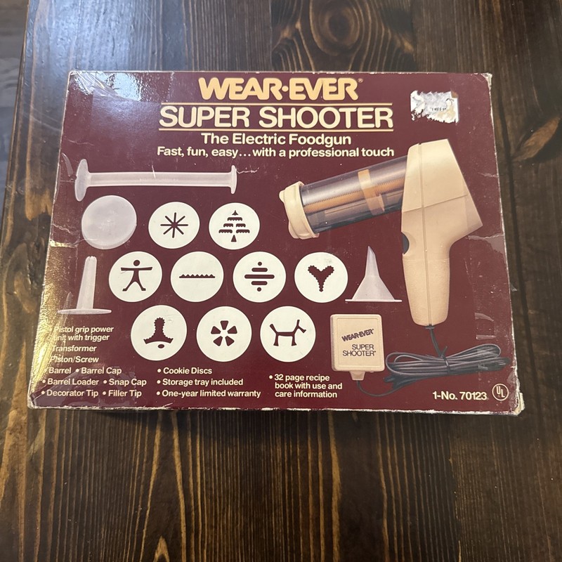 VTG Wear Ever Super Shooter Electric Cookie Pastry Press Gun Recipe Book 70123