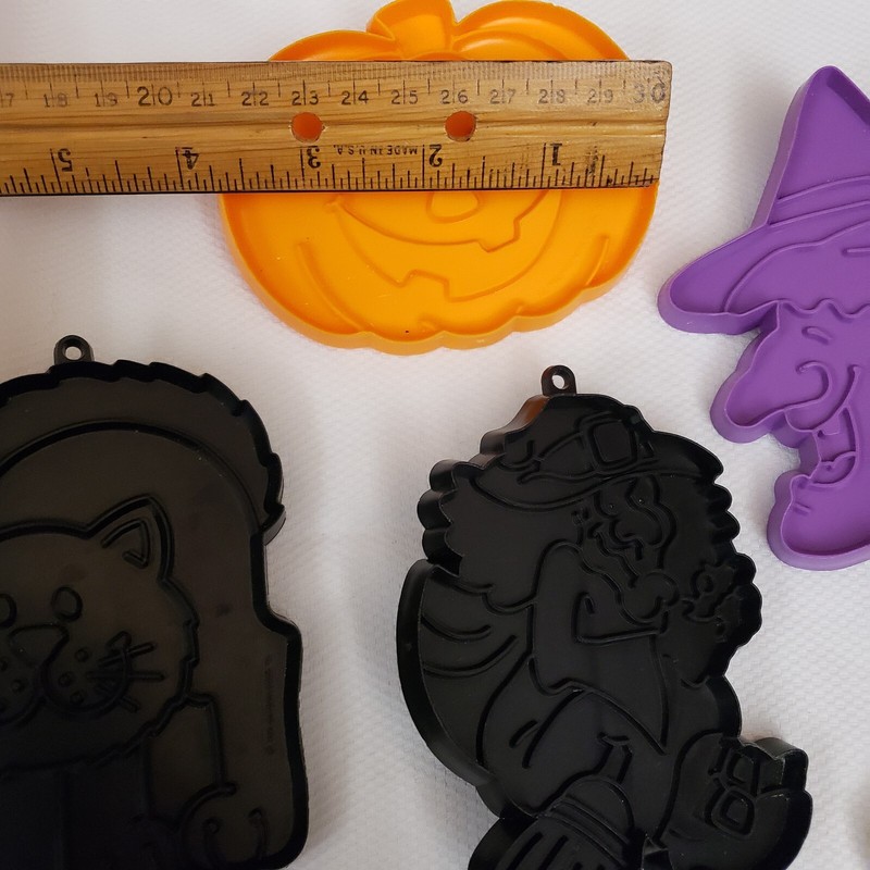 Lot 6 Halloween Holiday Cookie Cutters Hallmark Witches Ghost Cat Bat Pumpkin gallery