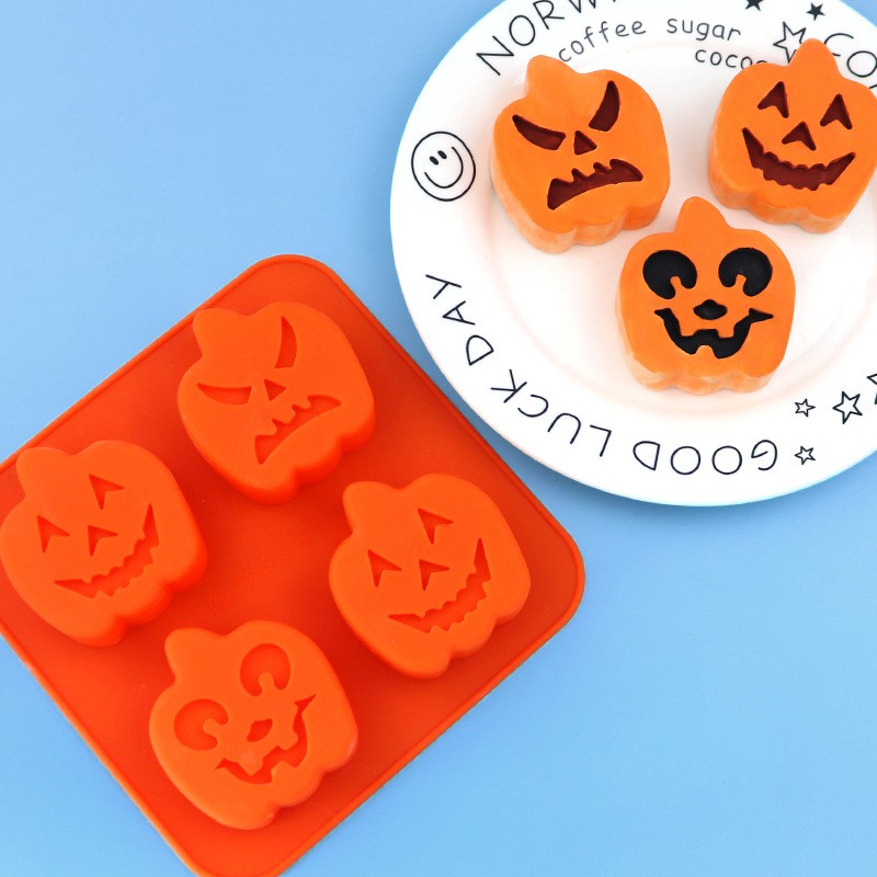 2pcs 4-in-a-row Halloween series with Halloween emoji pumpkin cake model