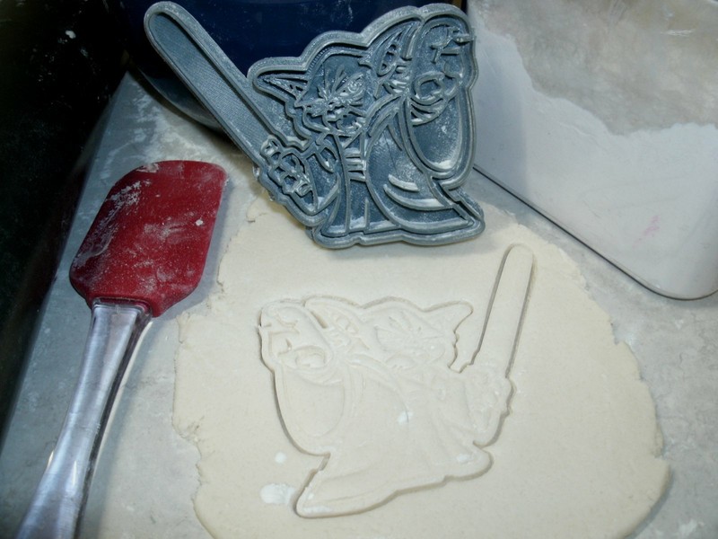YODA FACE JEDI MASTER STAR WARS CHARACTER LIGHTSABER COOKIE CUTTER USA PR751 gallery