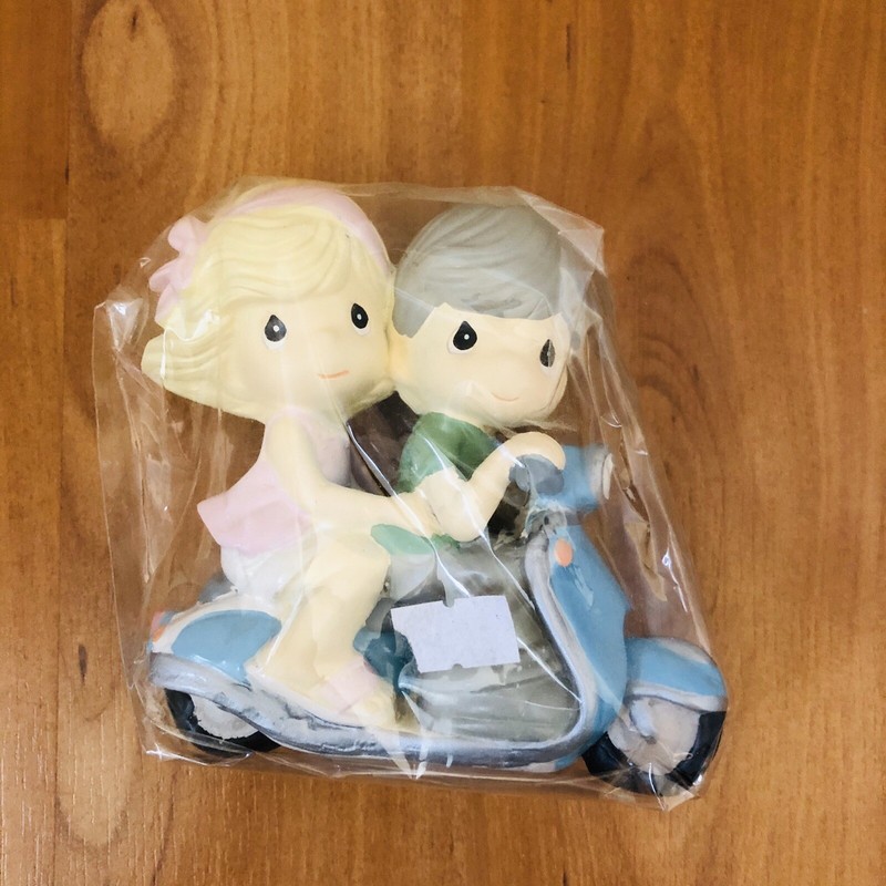 1 wedding cake topper bride and groom Riding A Bike NEW Cake Decorating Baking
