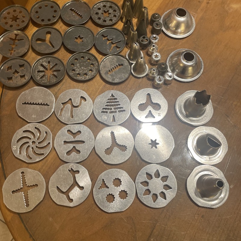 VTG Lot 48 Cookie & Cake Press Disc Decorating 15 Mirro & Set 12 -1 3/4”Discs gallery