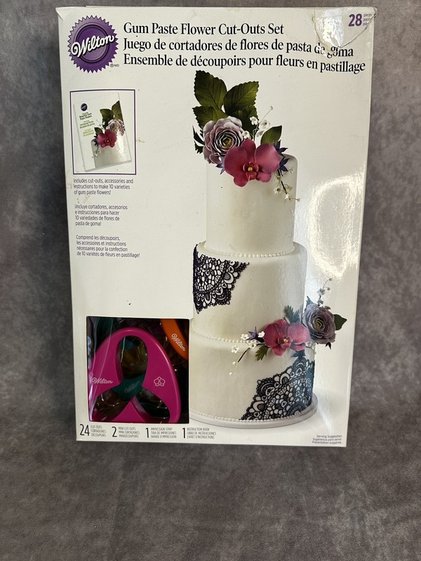 NEW 2000s Wilton Gum Paste Flower Cut-Outs Set 28 Pcs Makes 10 Varieties 15861