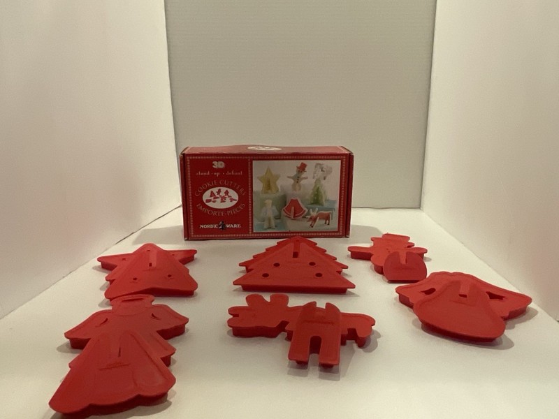 Nordicware Cookie Cutters 3-D Stand Up Holiday Set gallery