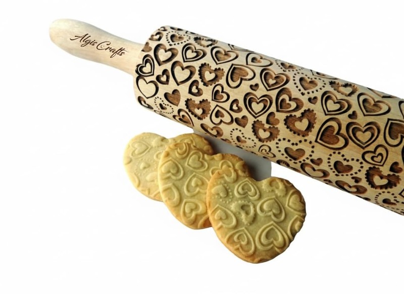 HEARTS EMBOSSING ROLLING PIN WOODEN ROLLING PIN for EMBOSSED COOKIES with LOV…