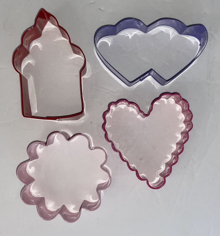 4 Metal Valentine Heart Cupcake Flower Shaped Cookie Cutter Set Love Red Pink gallery