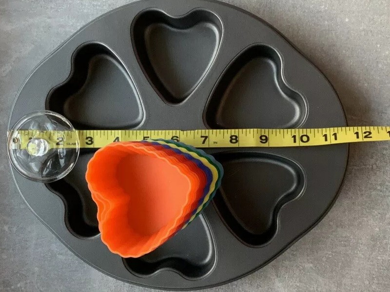Heartshaped 24 Silicone Cupcake Baking Forms/Molds 1 Baking Dish 1 Cookie Press gallery