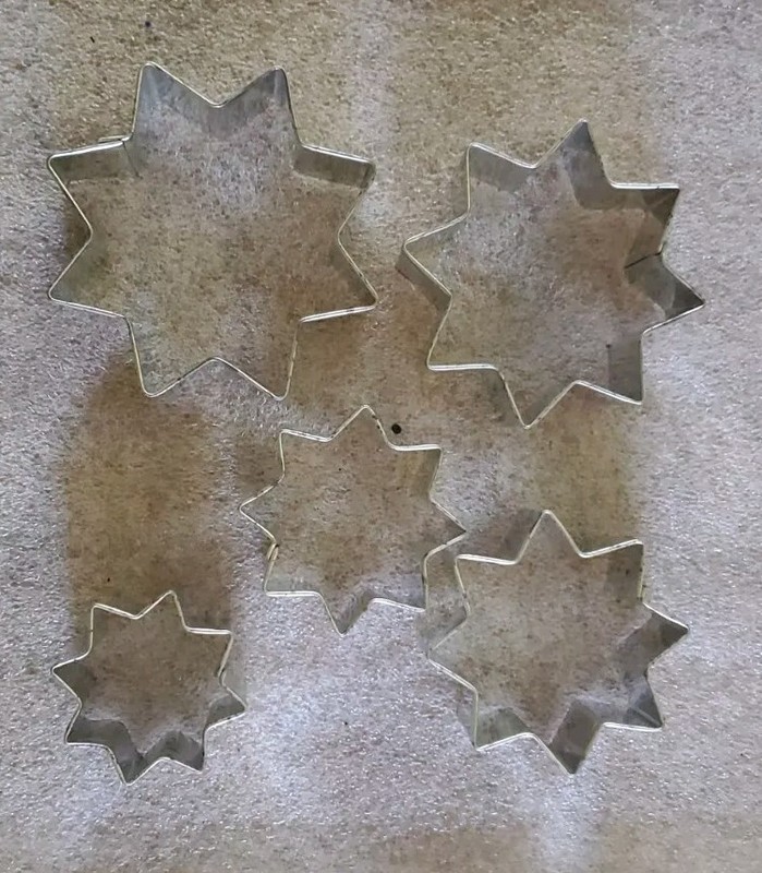 Starburst Cookie Cutters - Cluster Of 5 Vintage Rare gallery