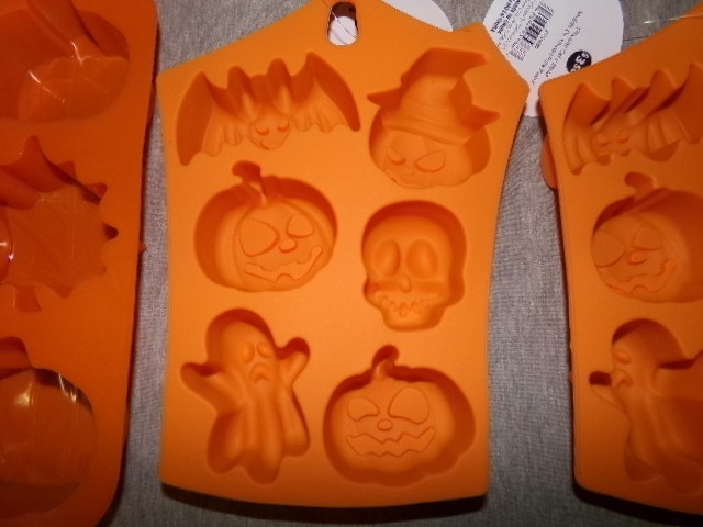Lot Of 5 NEW Silicone Cake Molds Moulds Halloween Fall gallery