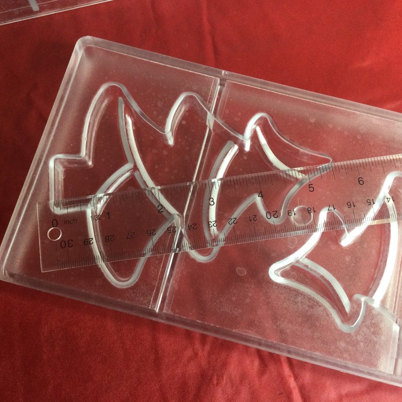 LOT OF 4 CHOCOLATE WORLD 12008 CHOCOLATE MOLD, 2 CAVITIES EACH gallery