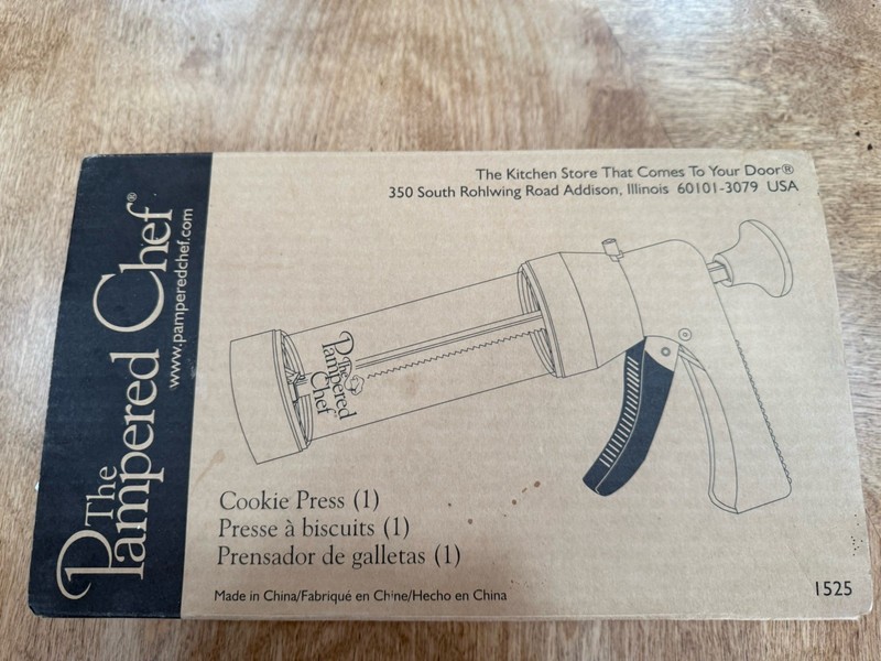 PAMPERED CHEF COOKIE PRESS #1525 w 15 Discs In Box