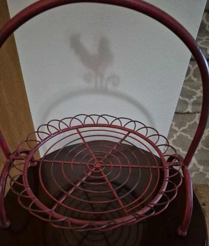 Vintage 1 Tier Metal Pie Cake Rack Stand Server 18”x12” Rooster Farmhouse Red gallery