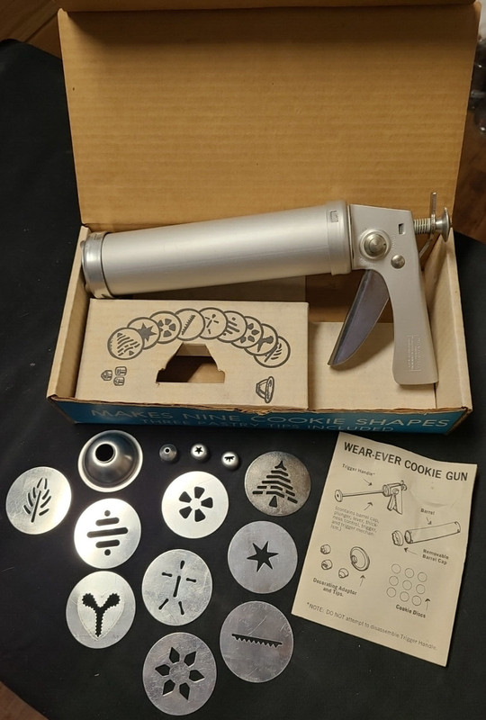 Vintage Wear Ever Cookie Gun with Thickness Control and All Accessories
