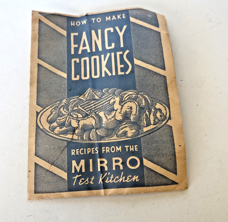 Vintage 1950s Mirro Easy -Grip Cookie Pastry Press w/ 12 Discs Recipes Complete gallery