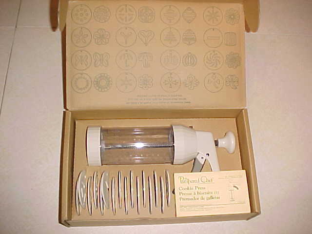 Pampered Chef Cookie Maker Press 1525 Box + 16 Shape Discs in Box + Booklet