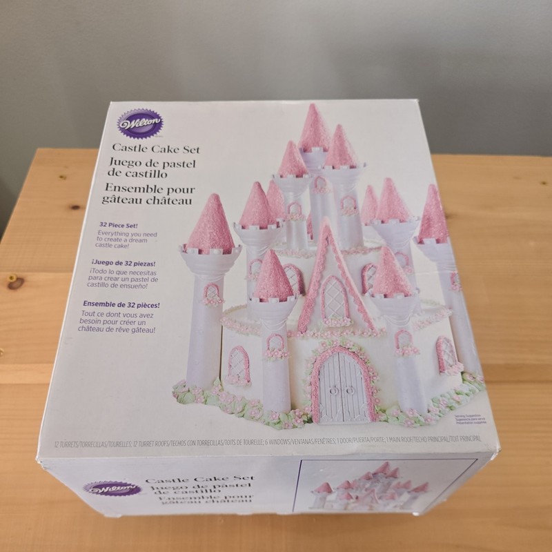 NEW Wilton Princess Castle Cake FULL Set 32 Pieces fairy tale kingdom FREE SHIP