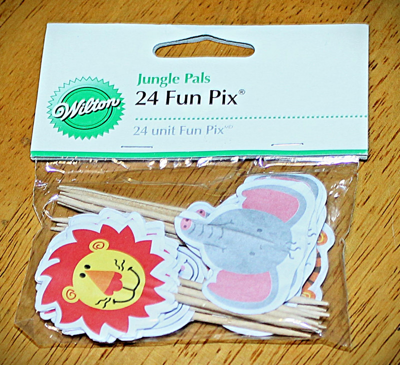 Wilton ~ 24 Count JUNGLE ANIMALS FUN PIX Cake Decorations #2113-1012 – New