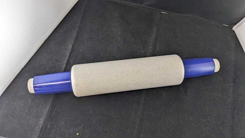 Vintage Tupperware Fill N Chill Plastic Rolling Pin 16” Blue & White Baking