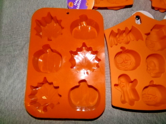 Lot Of 5 NEW Silicone Cake Molds Moulds Halloween Fall gallery