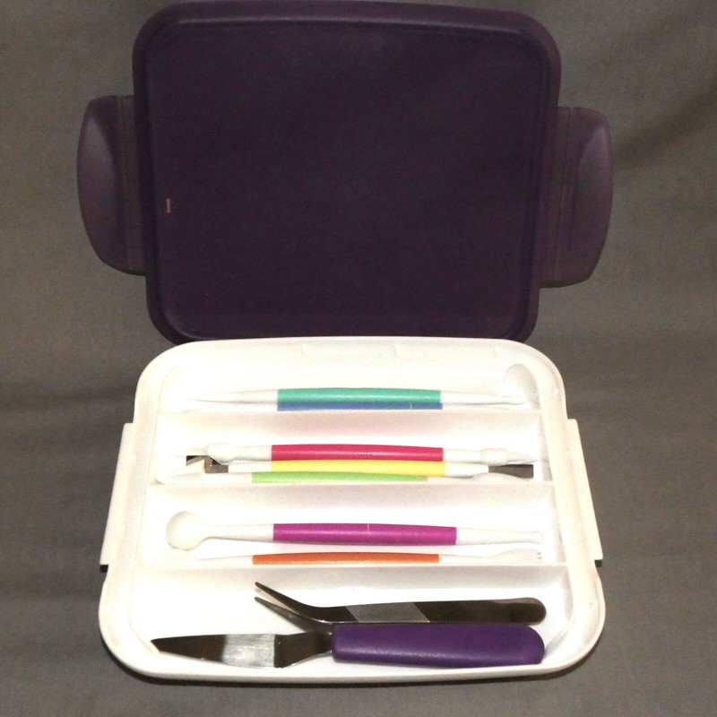 Wilton Fondant and Gum Paste Tool Set with Storage Box gallery