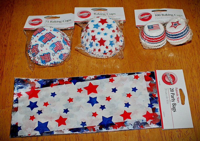 Wilton ~ PATRIOTIC STARS, FLAGS BAKING CUPS & BAGS – 4 Styles – New 4 Item Lot