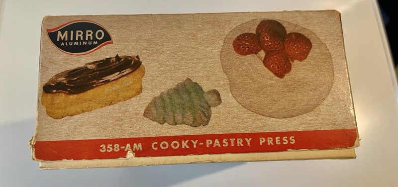 Mirro Cookie Cooky Pastry Press with 3 Tips 9 Discs Copper Aluminum USA gallery