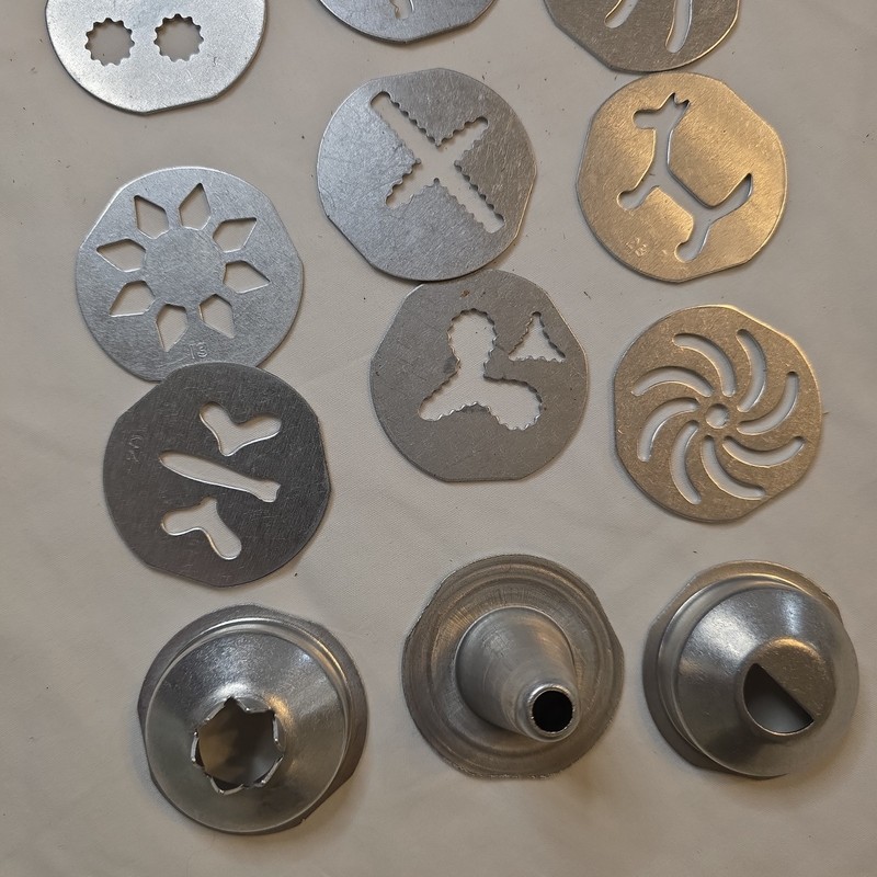 Mirro Cookie Pastry Press Maker 16 Pieces Made In USA M-0358-22 gallery