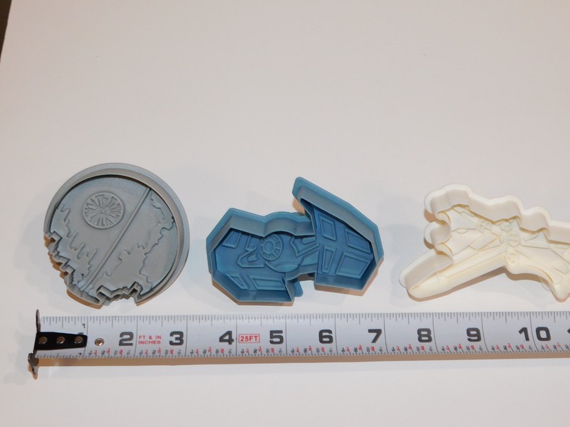 Williams Sonoma Star Wars Cookie Cutters Press & Stamp Set 5 with Plunger - NICE gallery