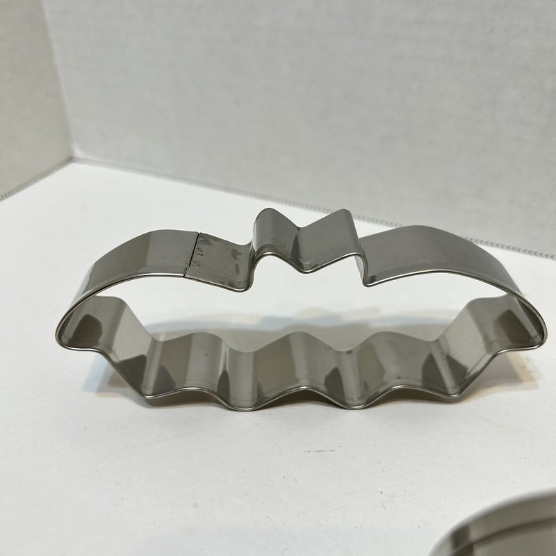 Pampered Chef Halloween Cookie Cutter Set Bat Ghost Pumpkin New Old Stock In Box gallery