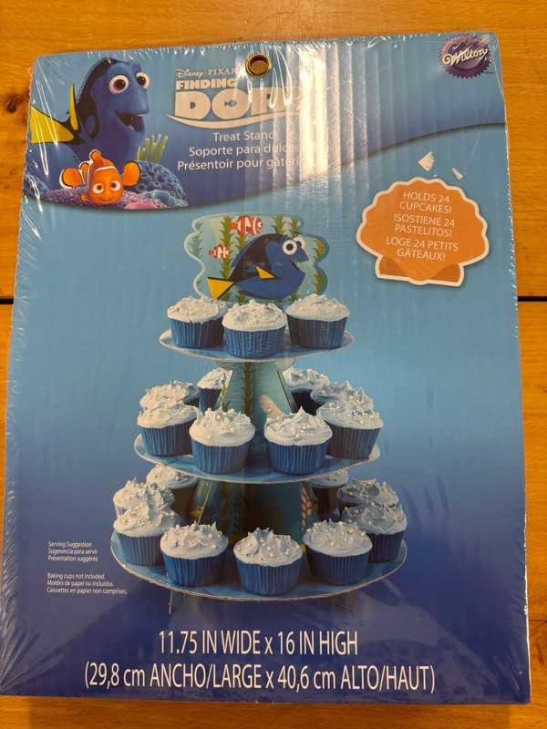 Finding Dory Cupcake Set including Cupcake Cups , CC Rings and Treat Stand gallery