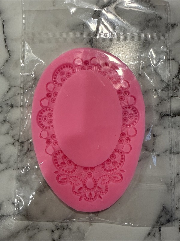 3D Cameo Mirror Frame Silicone Fondant Mold for Cakes and Chocolate Baking