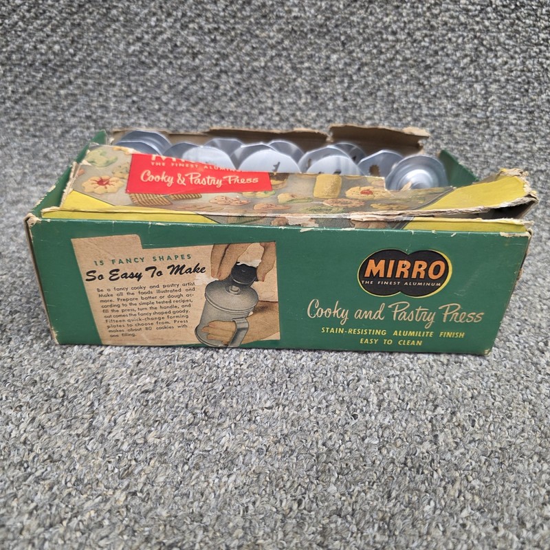 Mirro No 358 AM Cooky Pastry Press 10 Discs 3 Tips w/ Box Vintage Baking Tool