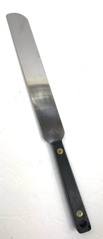 Bi-Cor Stainless USA Frosting Spreader Spatula with 7-5/8 inch Angled Blade