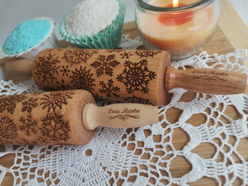 Snowflakes Engraved Rolling pin Embossed Rolling Christmas cookies Carved molds gallery