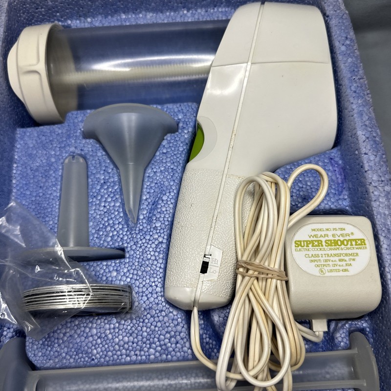 Vintage WearEver 70001 Super Shooter Electric Cookie Maker -Works Great gallery
