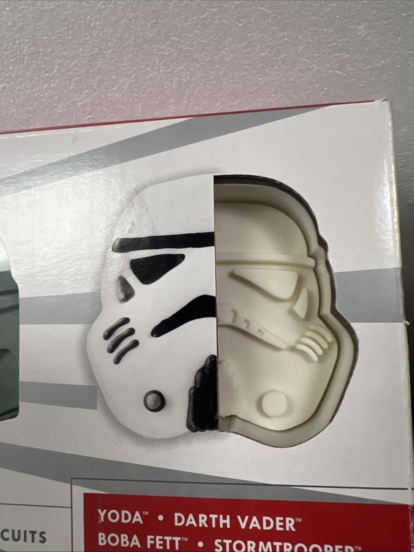 Williams-Sonoma STAR WARS Cookie Cutters Set of 4-Yoda, Boba, Darth, Trooper gallery